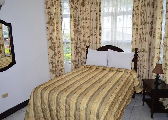 Pink Rock Inn Bed And Breakfast